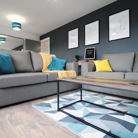 Delft - Spacious Home, High Speed Wi-Fi, Free Parking, Terrace Суиндън Екстериор снимка