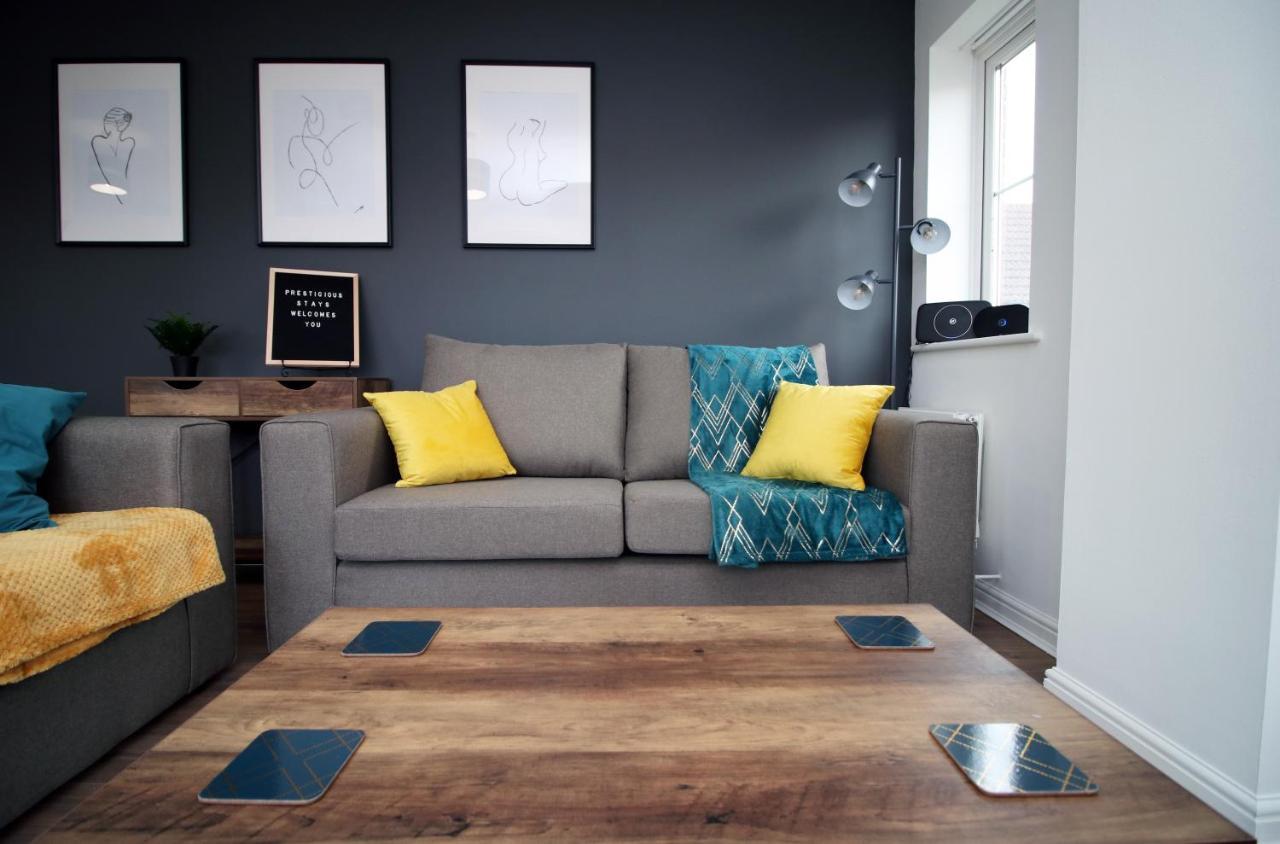 Delft - Spacious Home, High Speed Wi-Fi, Free Parking, Terrace Суиндън Екстериор снимка