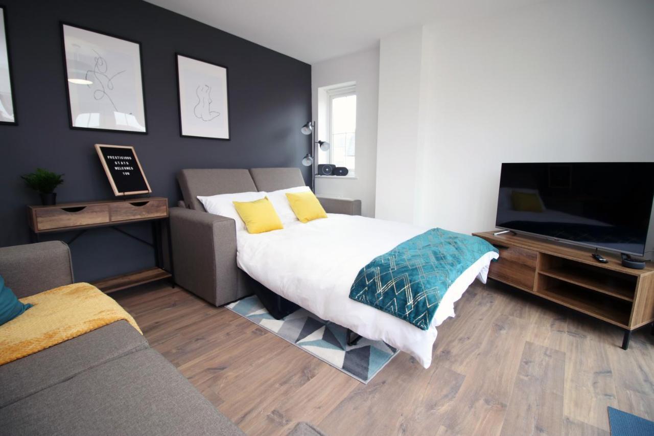 Delft - Spacious Home, High Speed Wi-Fi, Free Parking, Terrace Суиндън Екстериор снимка