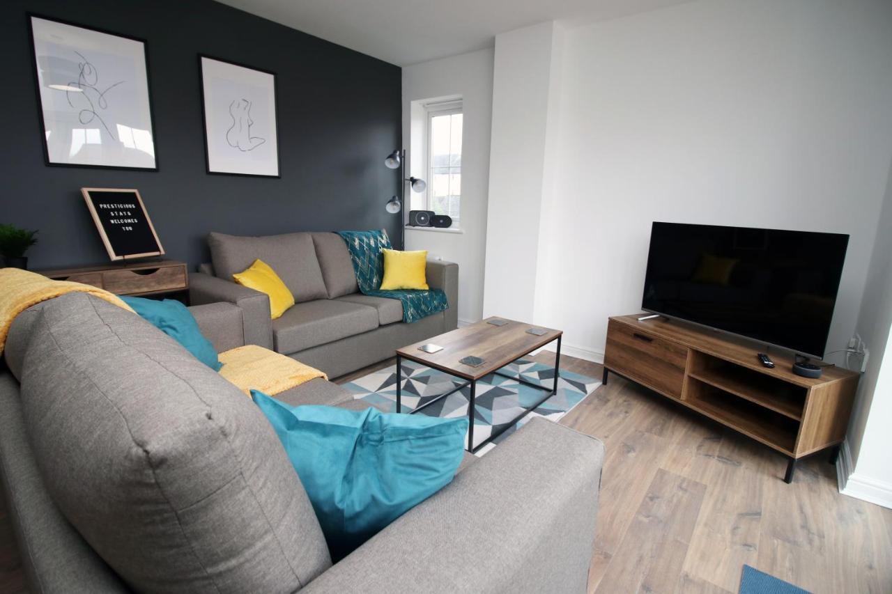 Delft - Spacious Home, High Speed Wi-Fi, Free Parking, Terrace Суиндън Екстериор снимка